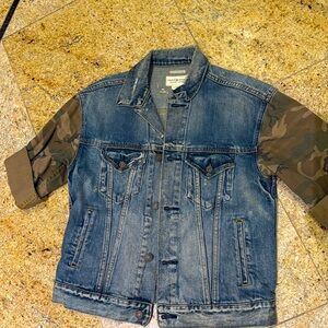 ✨Adorable✨ Ralph Lauren denim jacket size medium worn once